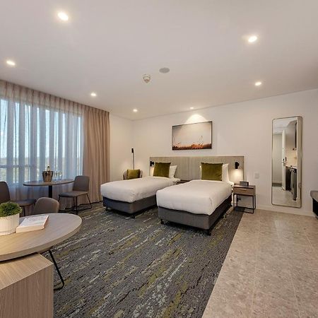Littomore Suites Kingswood เพนริท ภายนอก รูปภาพ