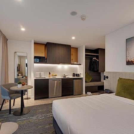 Littomore Suites Kingswood เพนริท ภายนอก รูปภาพ