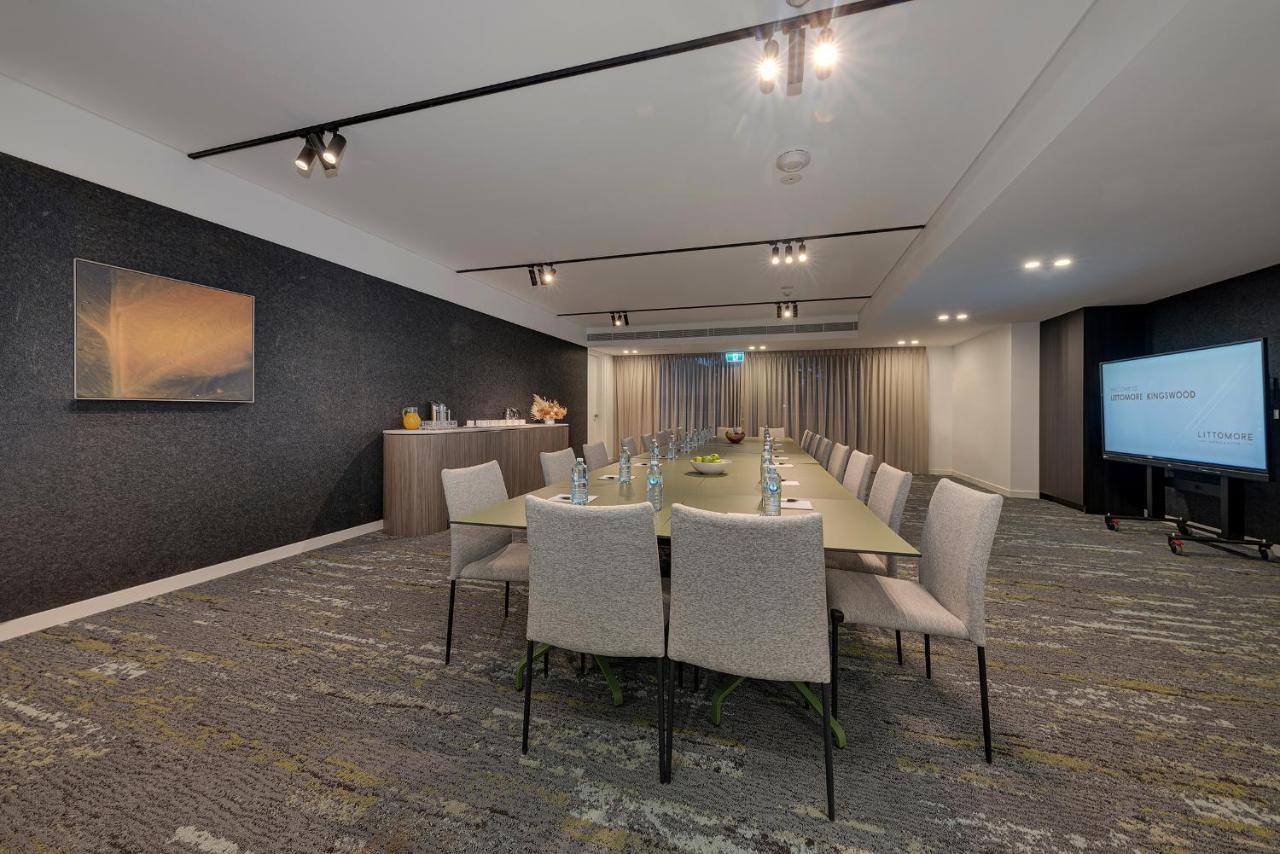 Littomore Suites Kingswood เพนริท ภายนอก รูปภาพ